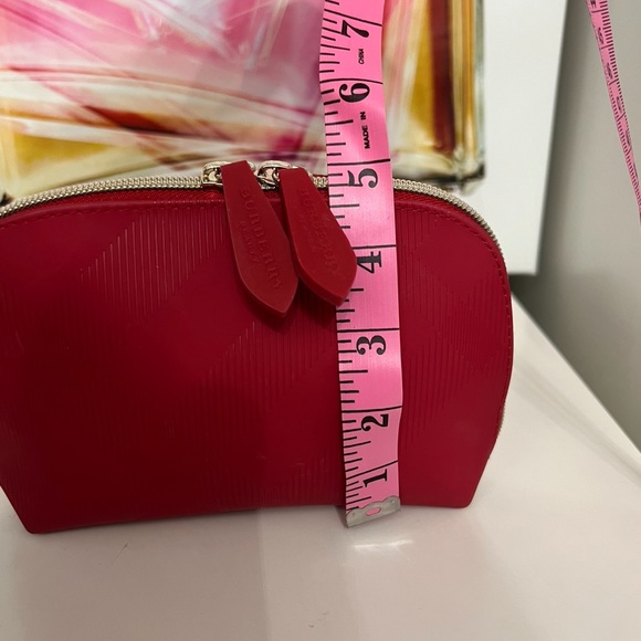 Burberry Authentic red makeup bag + 7 samples. - Picture 12 of 13